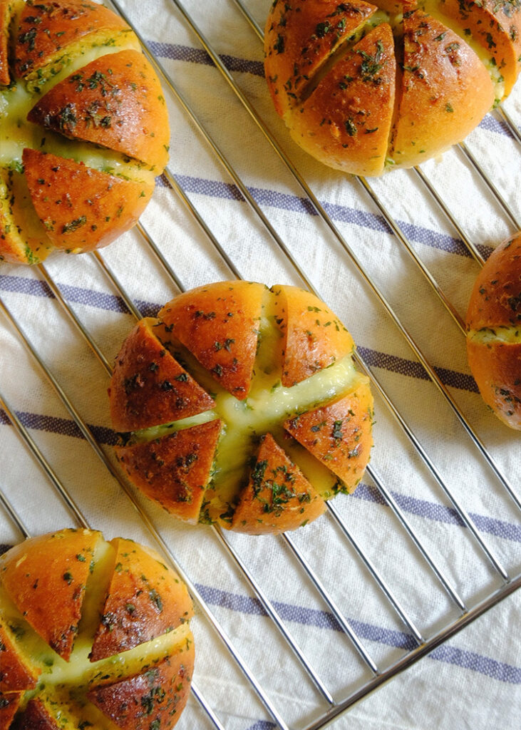 Korean Garlic Cheese Bread