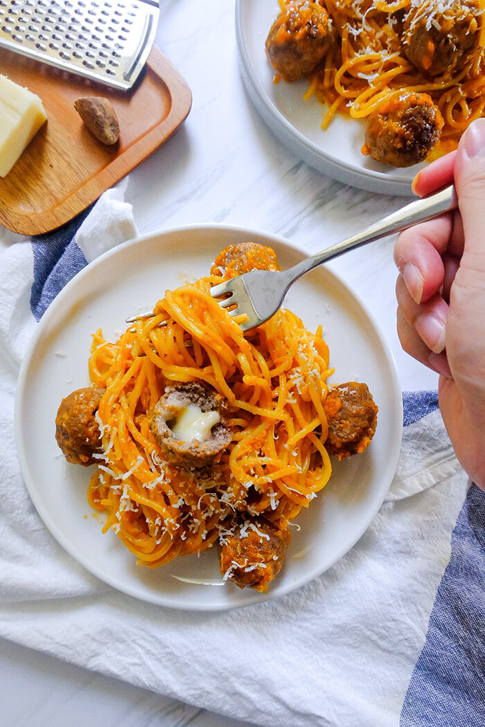 Homey Mozzarella Cheese Meatballs Spaghetti